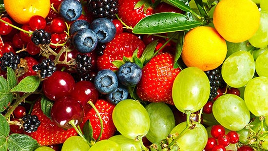 Trong trái cây có chứa nhiều vitamin đặc biệt là collagen rất tốt cho da mặt