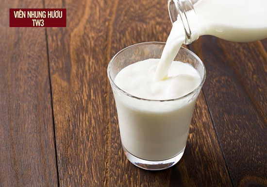 Trong sữa có chứa khá nhiều Vitamin nhóm B giúp có thể tăng cường tái tạo và sản sinh máu